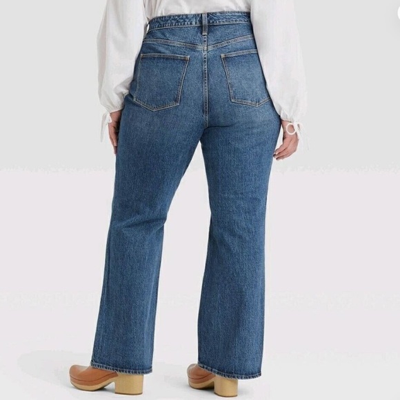 Universal Thread Women's Blue Boot Cut Jeans - Picture 2 of 2